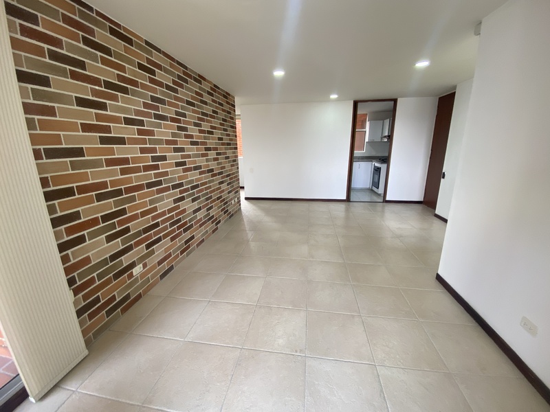 Apartamento en arriendo en Castropol, Medellín · foto 3 de 18