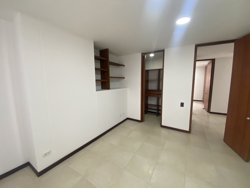 Apartamento en arriendo en Castropol, Medellín · foto 12 de 18