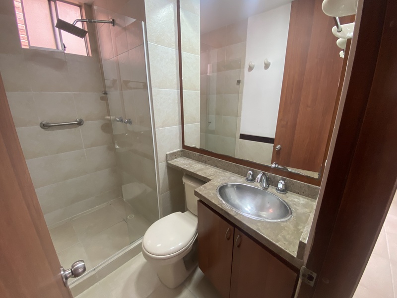 Apartamento en arriendo en Castropol, Medellín · foto 14 de 18