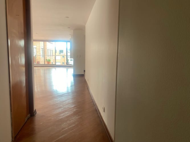 Apartamento de 4 alcobas en venta en Santa Paula, Bogotá, 164 m² · foto 2 de 24