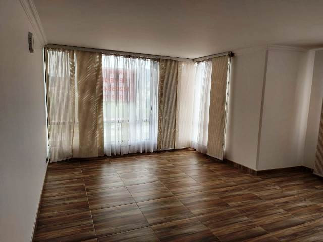 Apartamento en venta en Quinta Paredes, Bogotá · foto 5 de 19