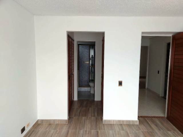 Apartamento en venta en Quinta Paredes, Bogotá · foto 7 de 19