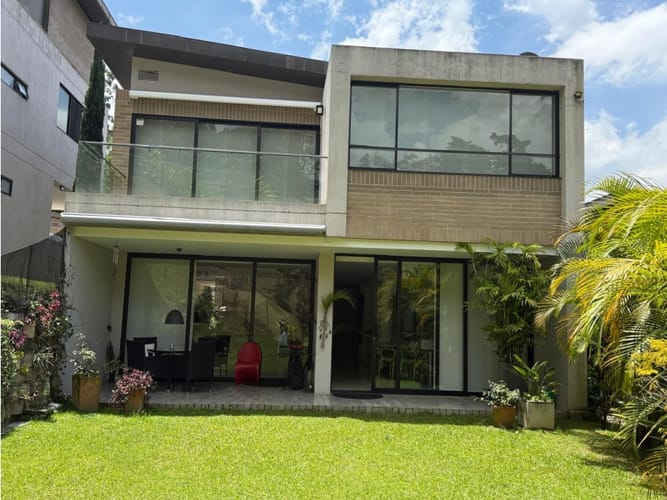 Casa de 3 alcobas en venta en Santa Catalina, Envigado, 290 m² · foto 4 de 24