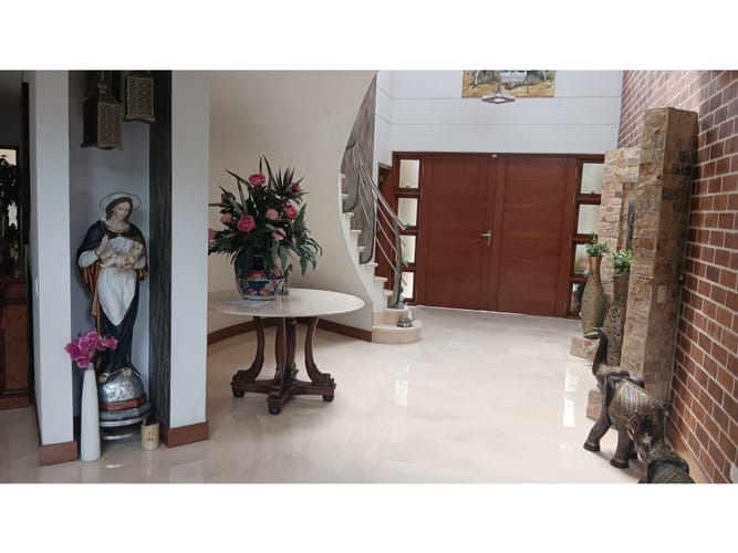 Casa de 6 alcobas en venta en Escobero, Envigado, 656 m² · foto 23 de 24
