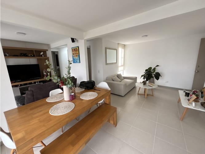 Apartamento de 3 alcobas en venta en El Castillo, Jamundí, 87 m² · foto 5 de 13