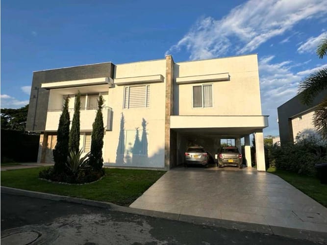 Casa de 4 alcobas en venta en Montebello, Cali, 850 m² · foto 2 de 24