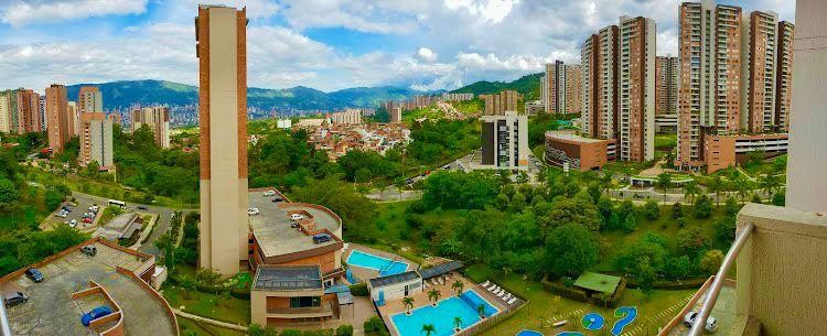 Apartamento en venta en Loma De Los Bernal, Medellín · foto 14 de 24