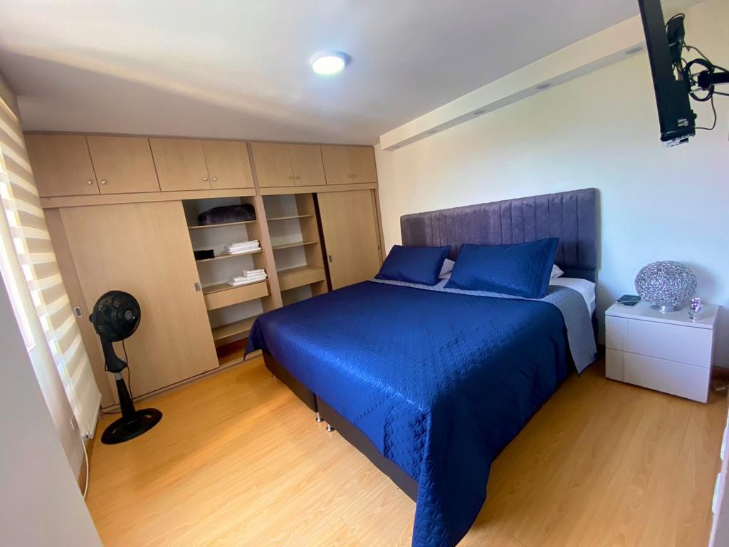 Apartamento en venta en Loma De Los Bernal, Medellín · foto 5 de 24