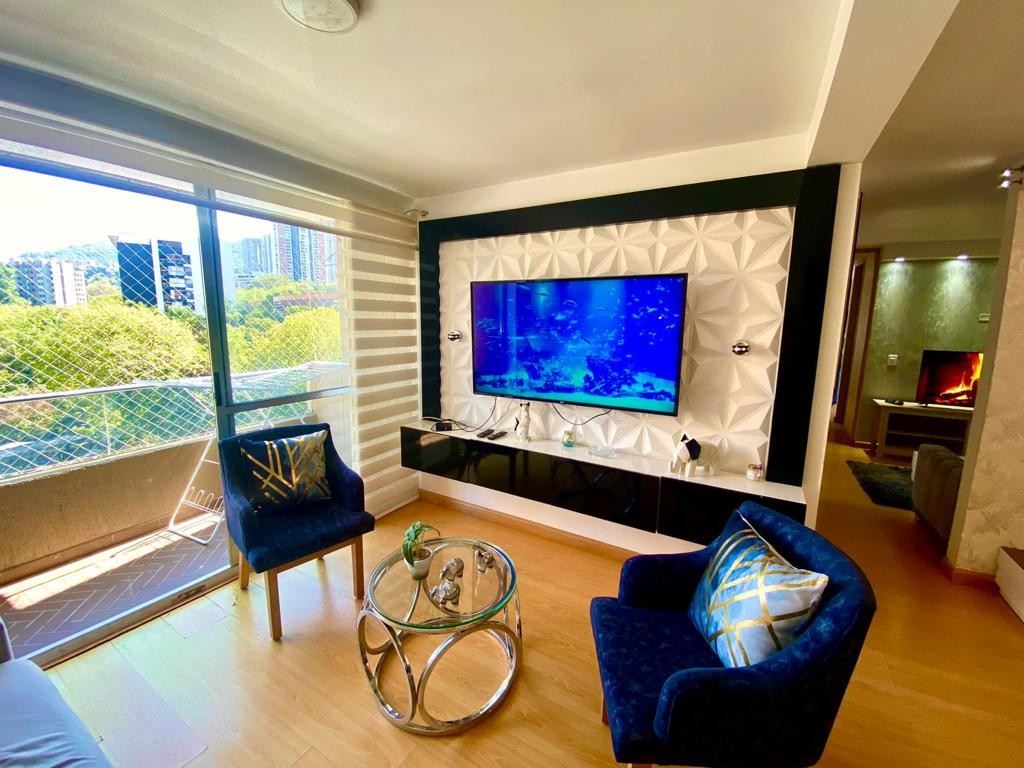 Apartamento en venta en Loma De Los Bernal, Medellín · foto 2 de 24