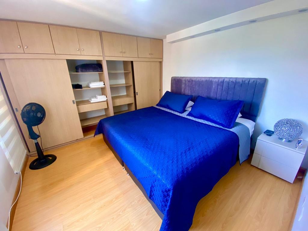 Apartamento en venta en Loma De Los Bernal, Medellín · foto 23 de 24