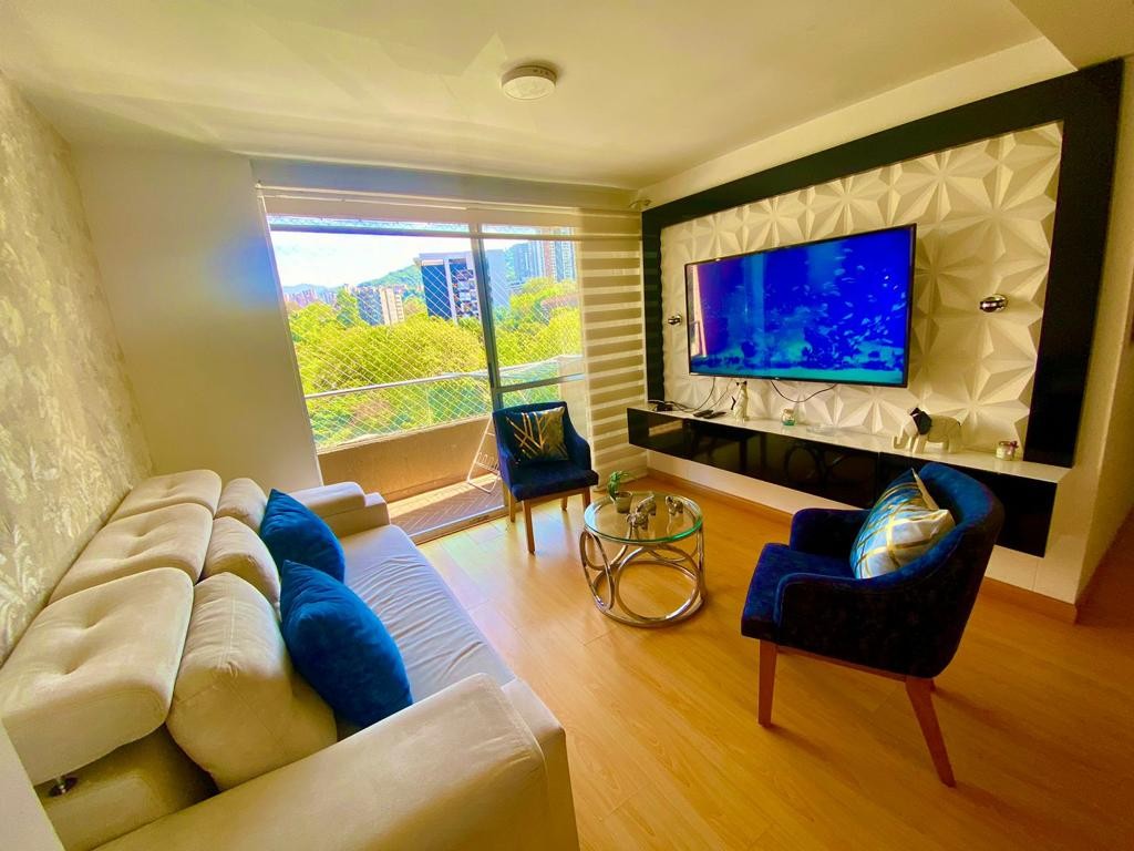 Apartamento en venta en Loma De Los Bernal, Medellín · foto 9 de 24