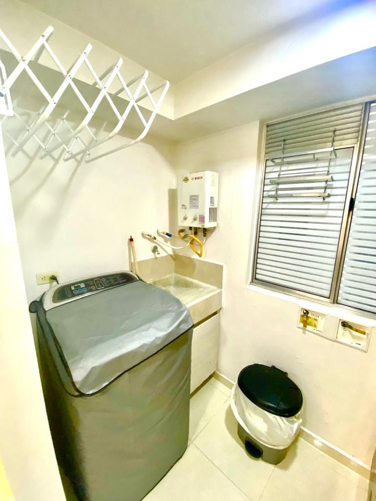 Apartamento en venta en Loma De Los Bernal, Medellín · foto 21 de 24