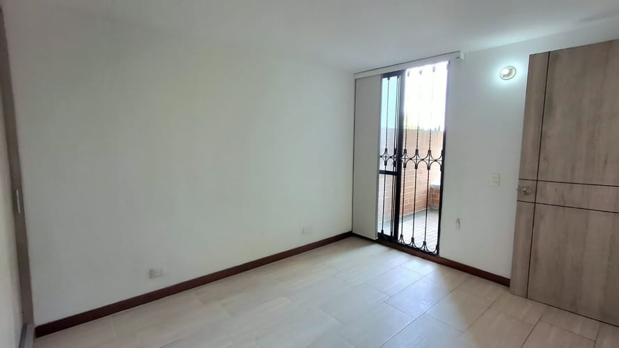 Apartamento de 3 alcobas en venta en Hacienda Madrid El Retiro, Madrid, 63 m² · foto 11 de 24