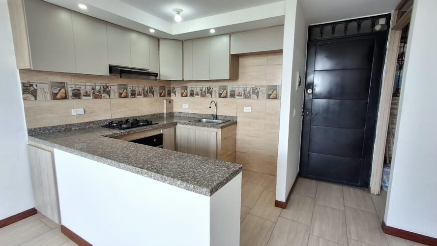 Apartamento de 3 alcobas en venta en Hacienda Madrid El Retiro, Madrid, 63 m² · foto 2 de 24