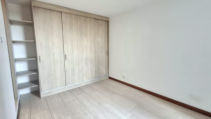 Apartamento de 3 alcobas en venta en Hacienda Madrid El Retiro, Madrid, 63 m² · foto 9 de 24