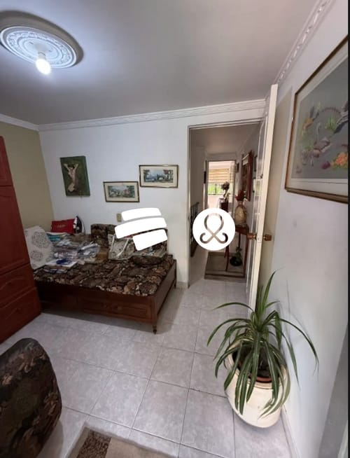 Casa de 3 alcobas en venta en Las Mercedes, Medellín, 242 m² · foto 2 de 9