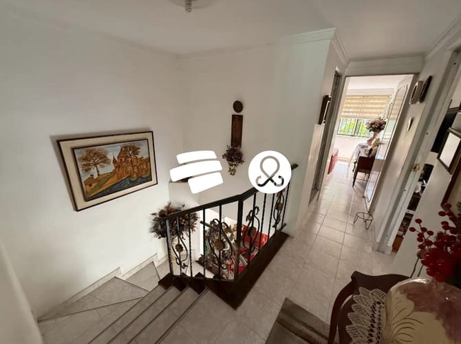 Casa de 3 alcobas en venta en Las Mercedes, Medellín, 242 m² · foto 6 de 9