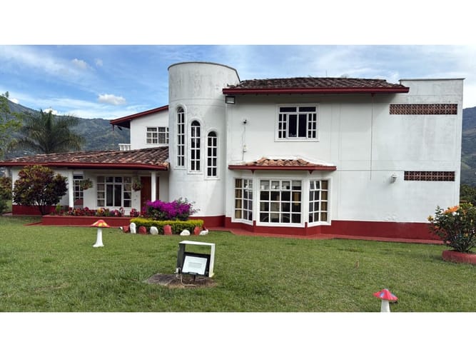 Casa de 5 alcobas en venta en Monta�Ita, Copacabana, 550 m² · foto 15 de 24