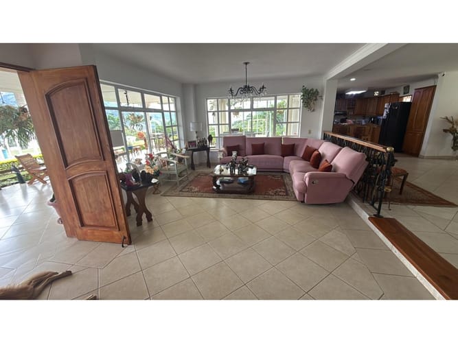 Casa de 5 alcobas en venta en Monta�Ita, Copacabana, 550 m² · foto 18 de 24