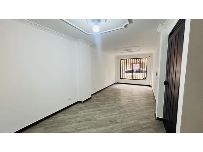 Casa de 3 alcobas en venta en Berlin, Armenia, 107 m² · foto 2 de 20