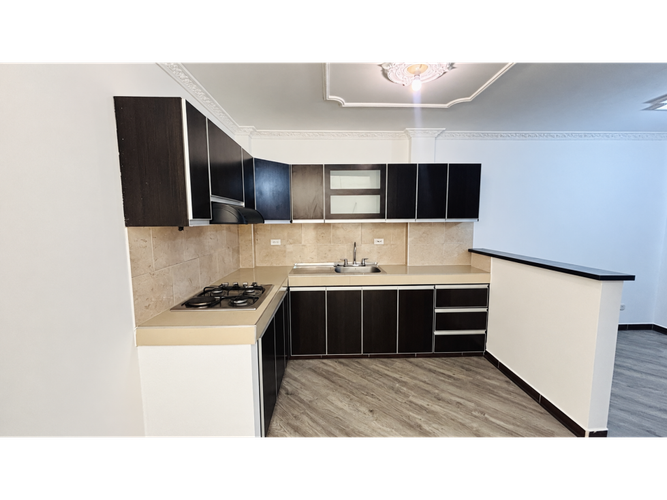 Casa de 3 alcobas en venta en Berlin, Armenia, 107 m² · foto 3 de 20