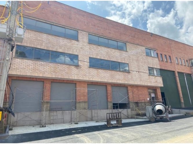 Bodega en arriendo en San Isidro, La Estrella, 2200 m² · foto 8 de 8