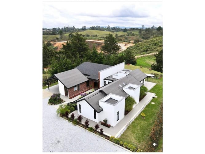 Finca en venta en Samaria, El Carmen de Viboral, 400 m² · foto 2 de 23