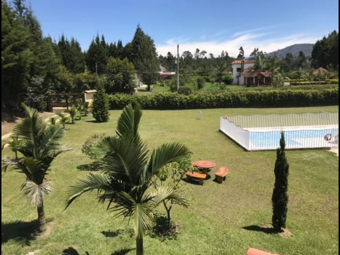 Finca en venta en San Jose, Guarne, 350 m² · foto 2 de 24