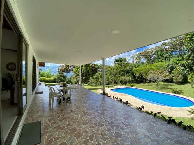 Finca en venta en Guarne, 715 m² · foto 2 de 14