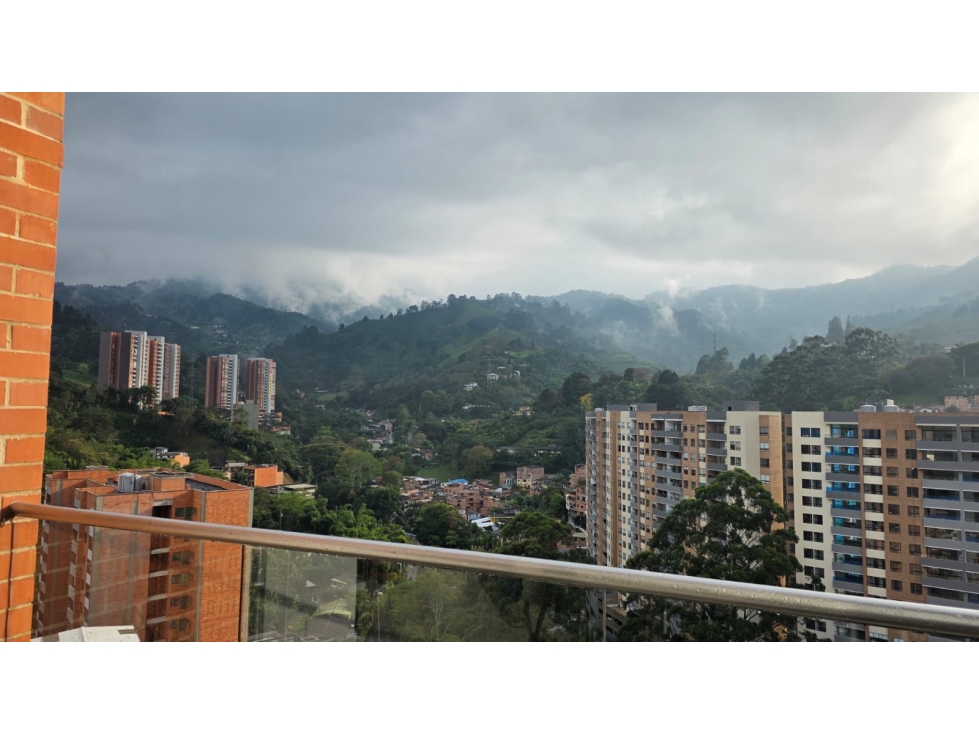 Apartamento en venta en Camino Verde, Envigado · foto 3 de 11