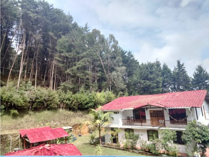 Finca en venta en Santa Elena, Medellín, 400 m² · foto 3 de 24