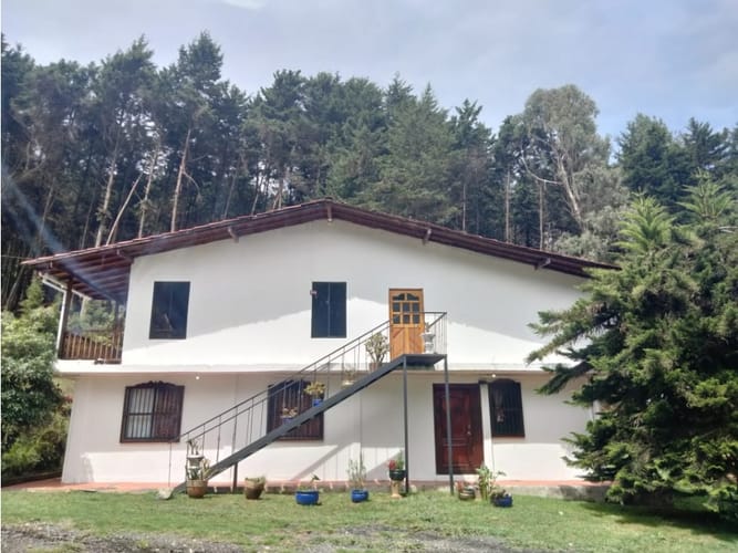 Finca en venta en Santa Elena, Medellín, 400 m² · foto 5 de 24