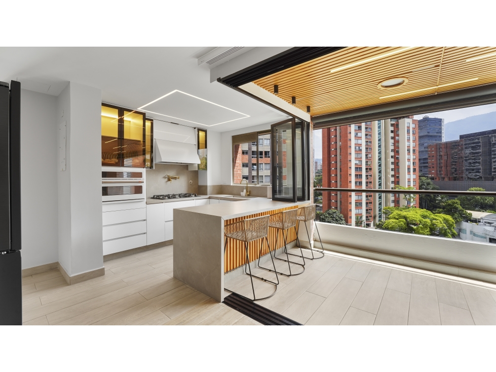 Apartamento en arriendo en El Poblado, Medellín · foto 3 de 24
