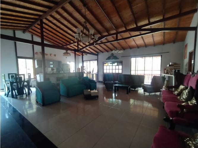 Finca en venta en Santa Elena, Medellín, 400 m² · foto 13 de 24
