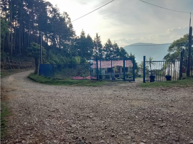 Finca en venta en Santa Elena, Medellín, 400 m² · foto 17 de 24