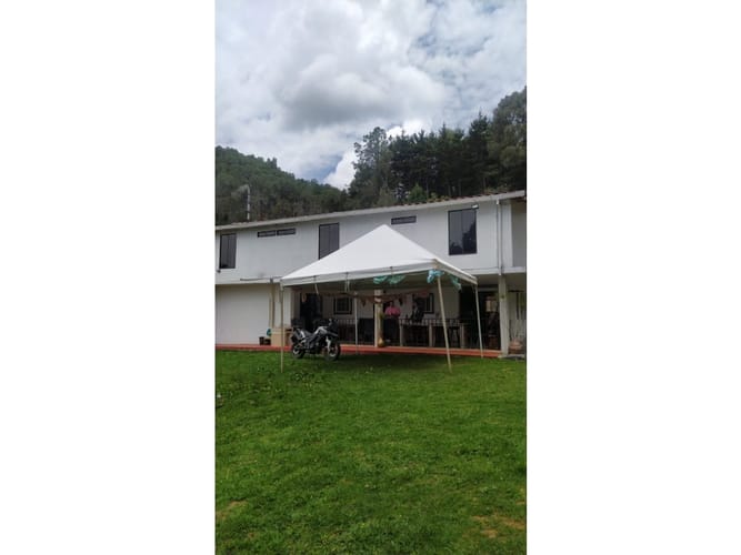 Finca en venta en Santa Elena, Medellín, 400 m² · foto 20 de 24