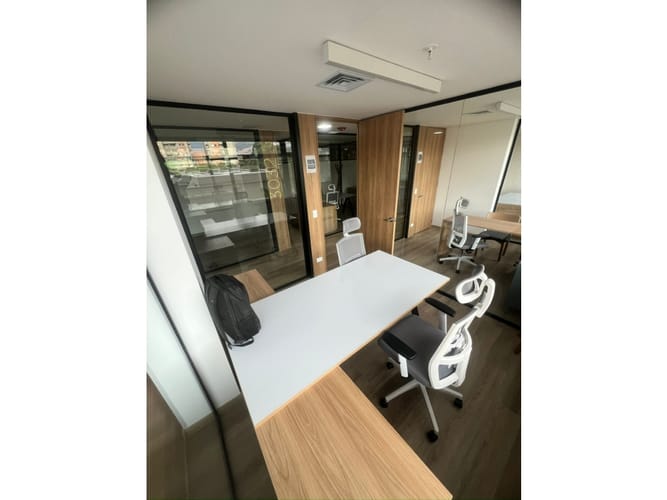 Oficina en arriendo en La Candelaria, Medellín, 8 m² · foto 4 de 24
