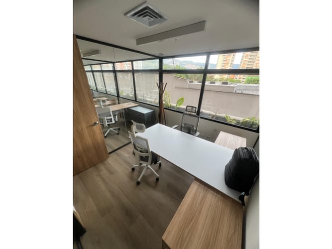 Oficina en arriendo en La Candelaria, Medellín, 8 m² · foto 5 de 24