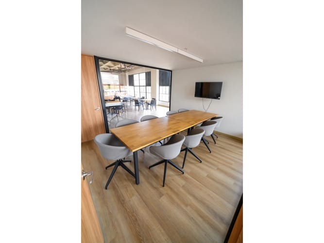 Oficina en arriendo en La Candelaria, Medellín, 8 m² · foto 11 de 24