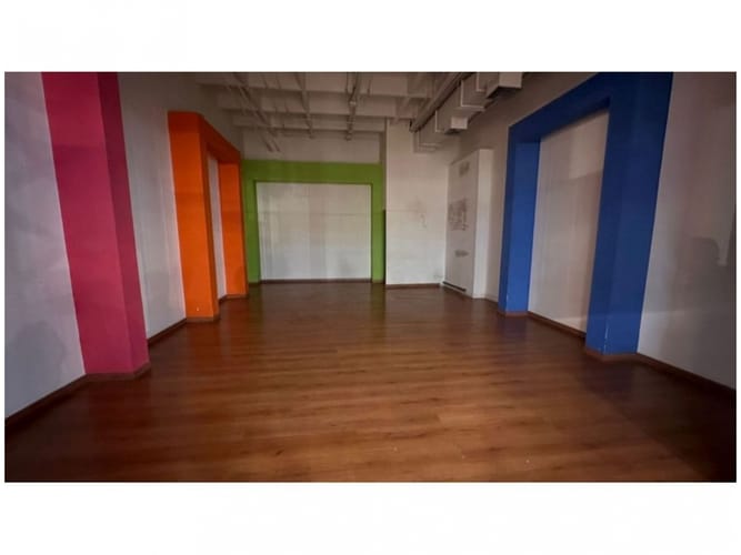 Local en venta en El Poblado, Medellín, 63 m² · foto 2 de 6