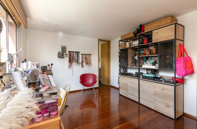 Apartamento en venta en Las Lomas No.1, Medellín · foto 16 de 24