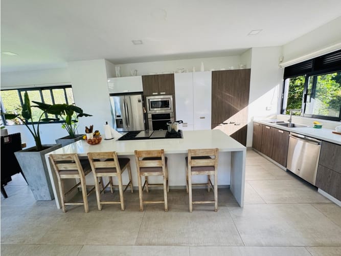 Casa de 6 alcobas en venta en Guayabito, Medellín, 900 m² · foto 10 de 24