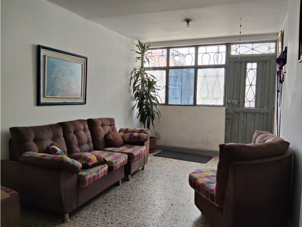 Casa en venta en Kennedy Central, Bogotá · foto 2 de 16