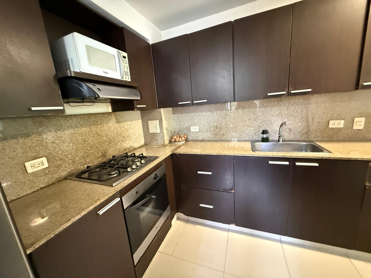 Apartamento en venta en Menga, Cali · foto 5 de 12