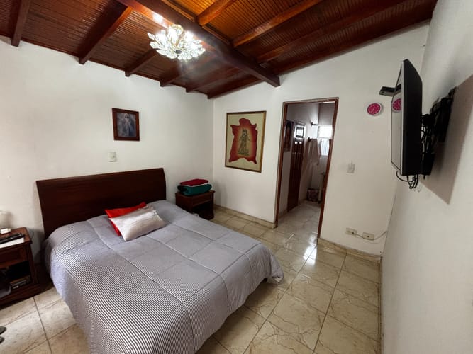 Casa de 4 alcobas en venta en El Rincón, Medellín, 174 m² · foto 9 de 14