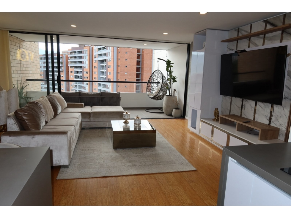 Apartamento en arriendo en Laureles, Medellín · foto 4 de 24