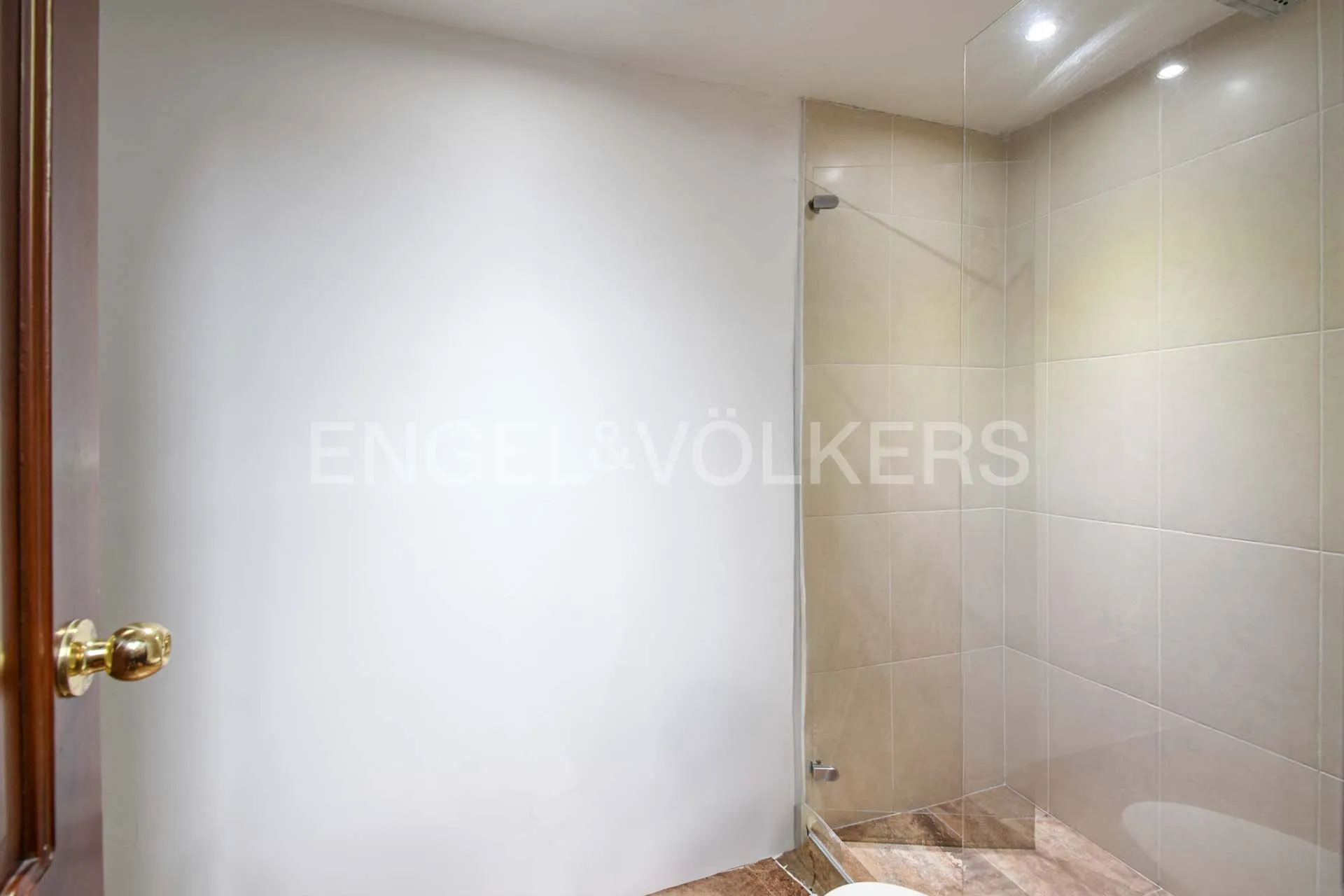 Apartamento en venta en Santa Barbara Central, Bogotá · foto 8 de 13