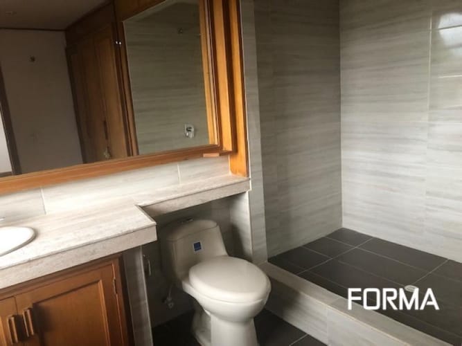 Apartamento de 3 alcobas en venta en Chico Norte, Bogotá, 150 m² · foto 12 de 20