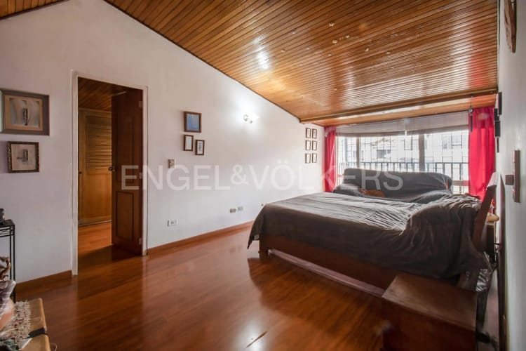Casa de 5 alcobas en venta en Colina Campestre, Bogotá, 243 m² · foto 9 de 21
