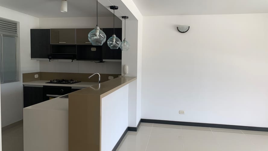 Apartamento de 3 alcobas en arriendo en Bochalema, Cali, 95 m² · foto 2 de 11